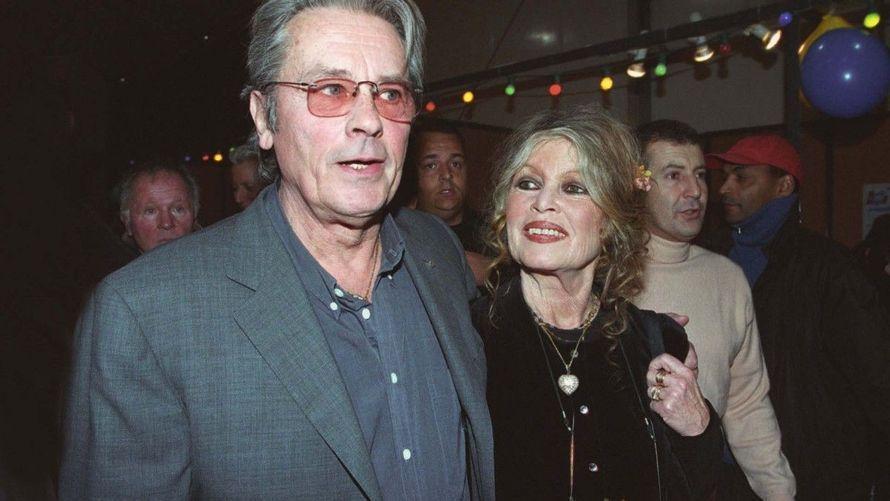 "Plus de nouvelles depuis plus d'un an", Brigitte Bardot choquée par le comportement d'Alain Delon