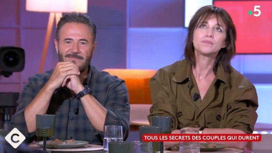 Charlotte Gainsbourg annonce l’annulation de son mariage avec Yvan Attal en direct dans "C à Vous"