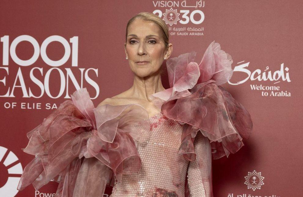 Elie Saab célèbre les 45 ans de sa maison avec Céline Dion et 300 silhouettes couture