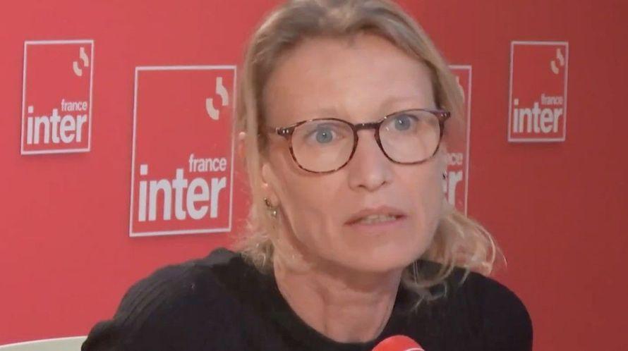 "Son passeport épais comme un dictionnaire", Alexandra Lamy méchamment taclée après son passage chez Léa Salamé