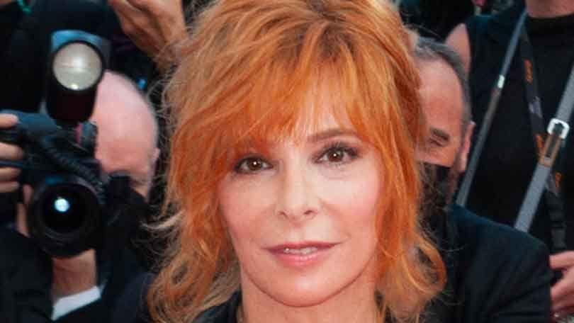 "Ça fait un peu flipper" : souvent comparée à Mylène Farmer, cette chanteuse française a reçu des menaces de mort