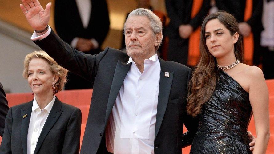 Alain Delon : sa fille Anouchka "stalkeuse" douée ? Sa dernière publication évoquant l’affaire Xavier Dupont de Ligonnès