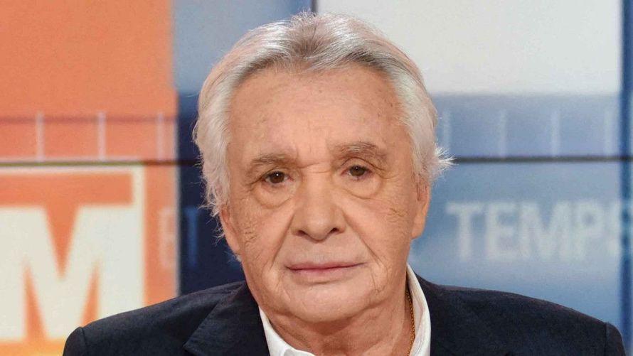 Michel Sardou : cap sur sa nouvelle maison de 500 m2 sur deux niveaux dans une "résidence ultra-surveillée pour millionnaire"