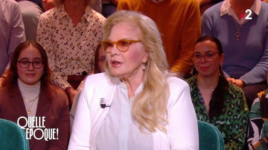 "On m’a donné des valeurs, moi", Sylvie Vartan flingue la guerre des Hallyday et des Delon