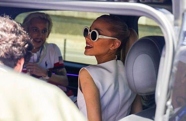 Ariana Grande fait sa Fashion Week aux JO