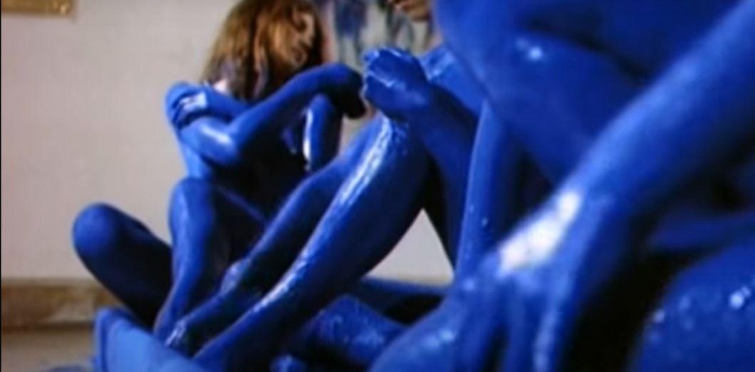 Yves Klein, les femmes-pinceaux et l’«Anthropométrie de l’époque bleue» fatale