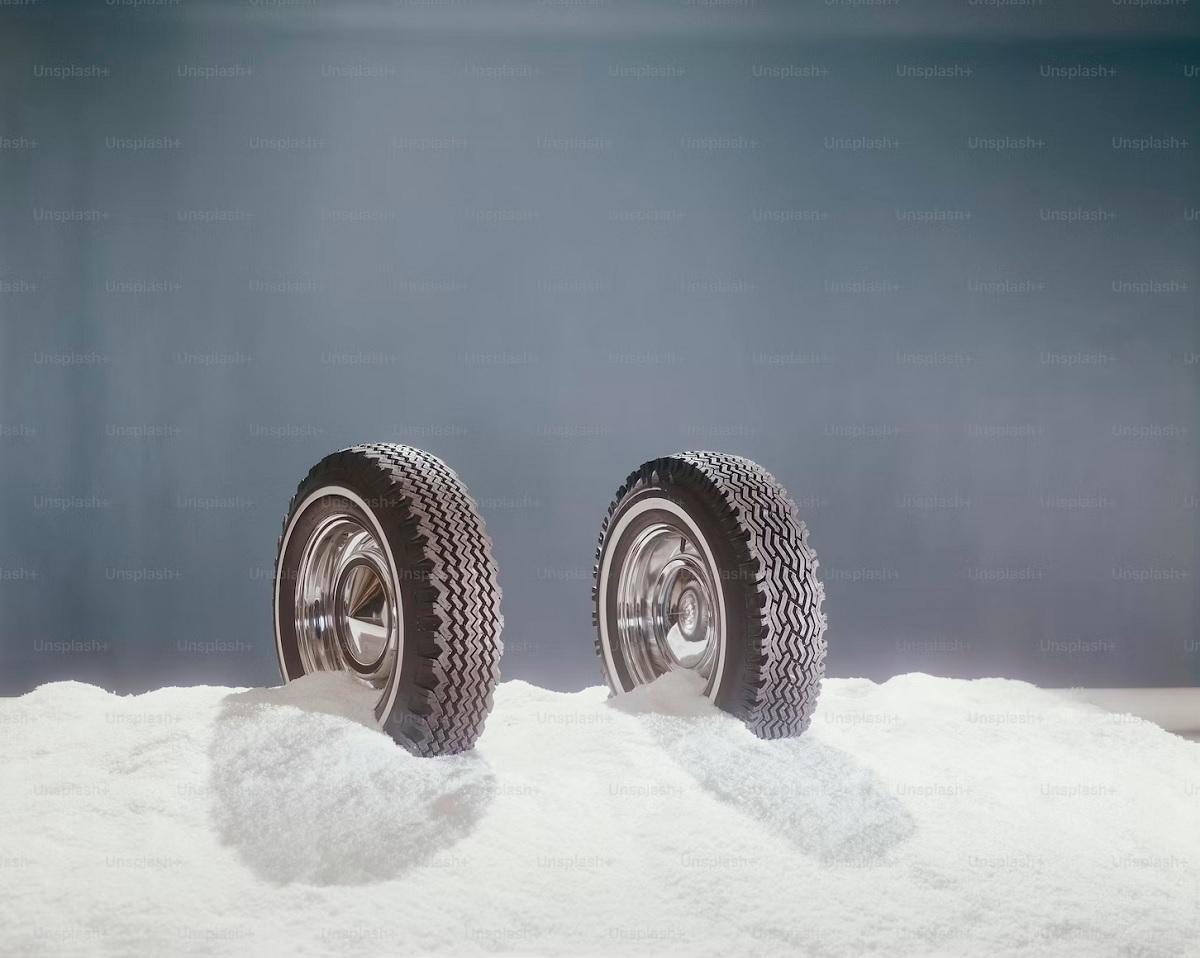 Pneus neige et chaînes : ils seront obligatoires du 1er novembre au 31 mars pour rouler dans 34 départements (liste)