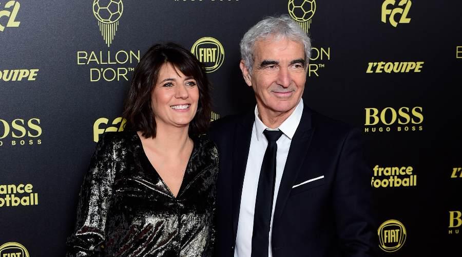 Raymond Domenech remplacé, Estelle Denis est gênée