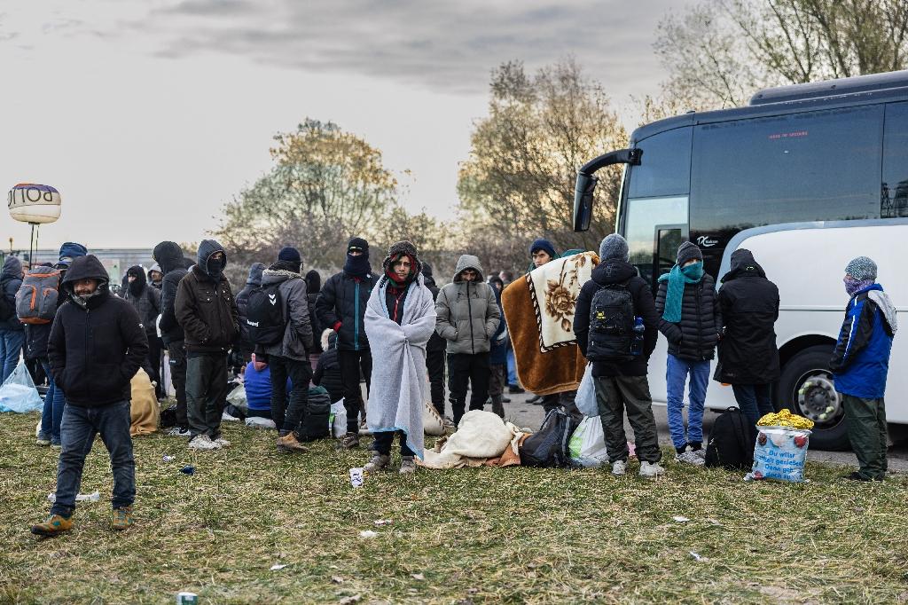 Migrants: évacuation de grande ampleur des campements du littoral du nord de la France