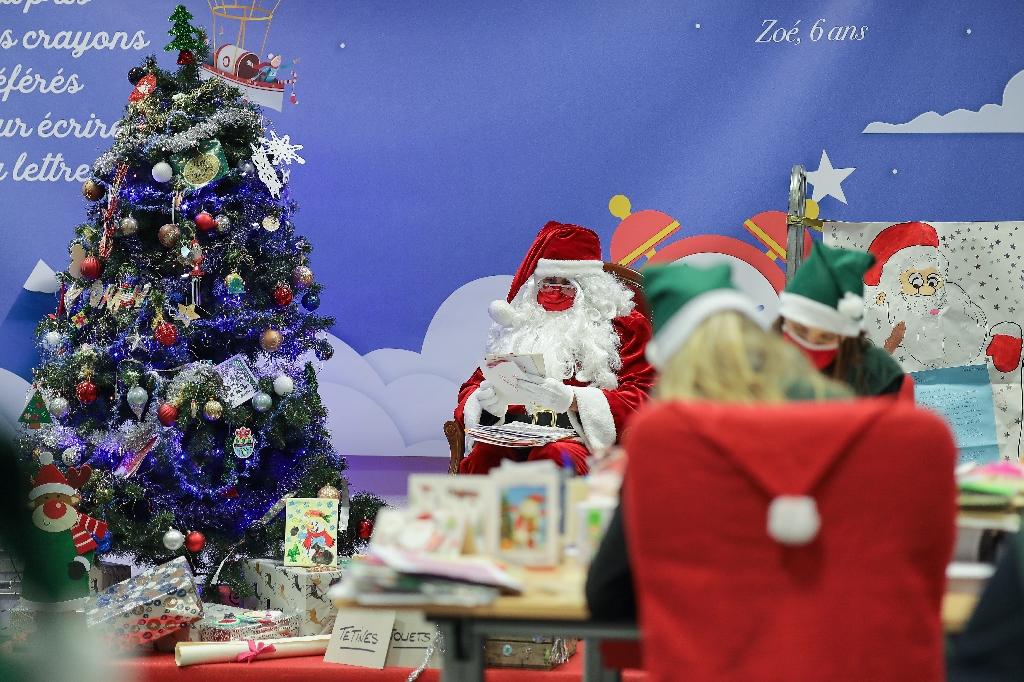 « Cher Père Noël… »: Michel Bussi répond aux lettres envoyées par les enfants au secrétariat