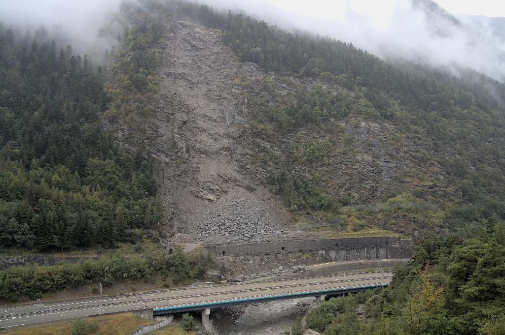 Liaison ferroviaire transalpine interrompue: la crainte d’une invasion de camions sur les routes