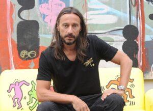 “Des casseurs, des grèves, On peut faire ce que l’on veut. C’est fou quand même”, lance le DJ Bob Sinclar sur l’état de la France