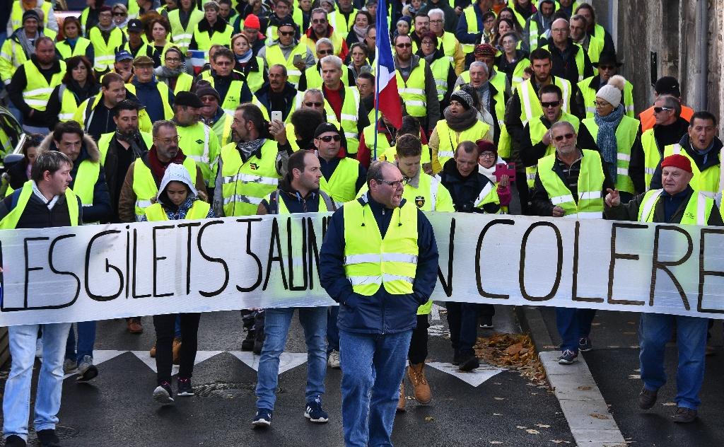 Gilets jaunes: un mouvement en quête de « dignité », devenu « résigné »