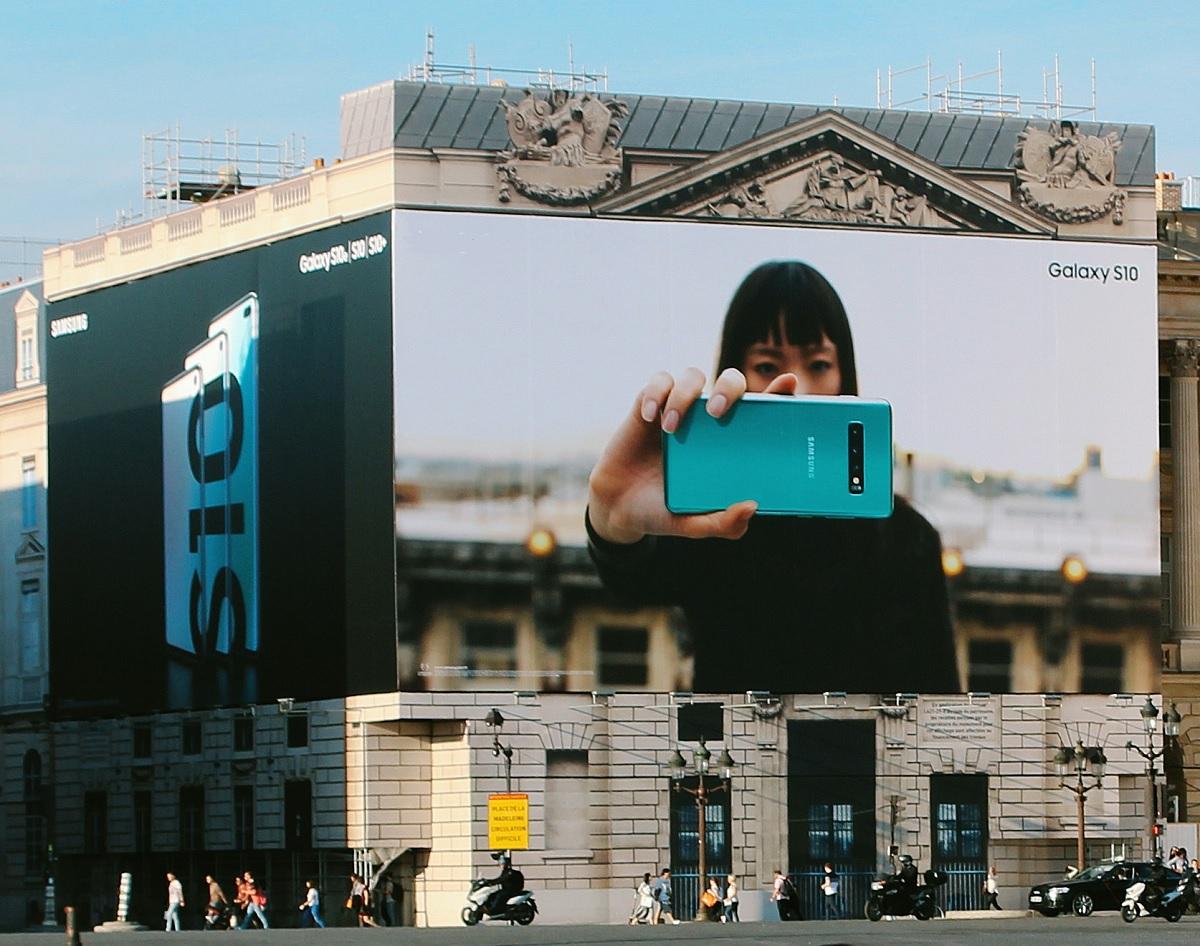 Publicité commerciale dans les rues de Paris : la ville souhaite y mettre fin