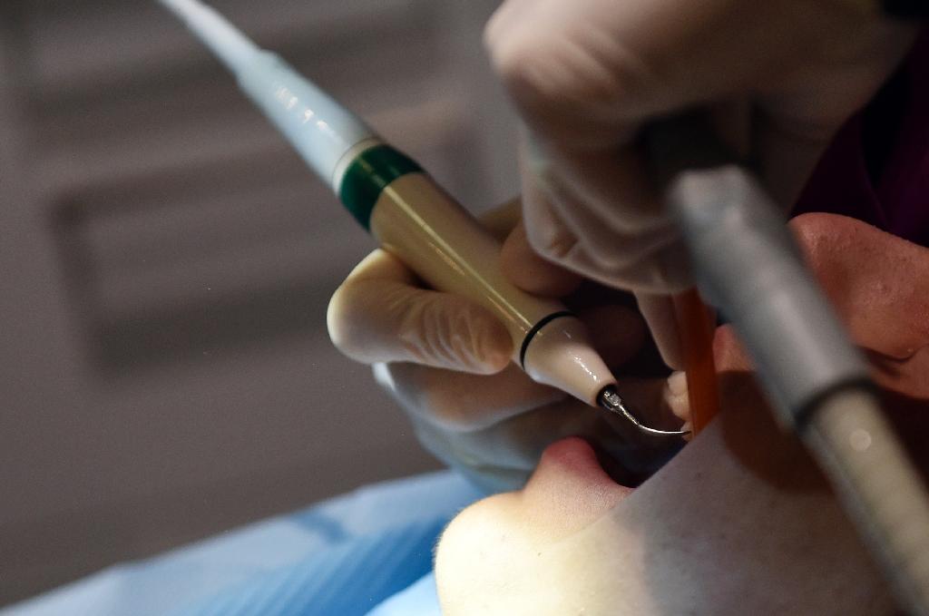 Cherbourg: plus de 1.100 patients d’un dentiste invités à se tester pour hépatites et VIH