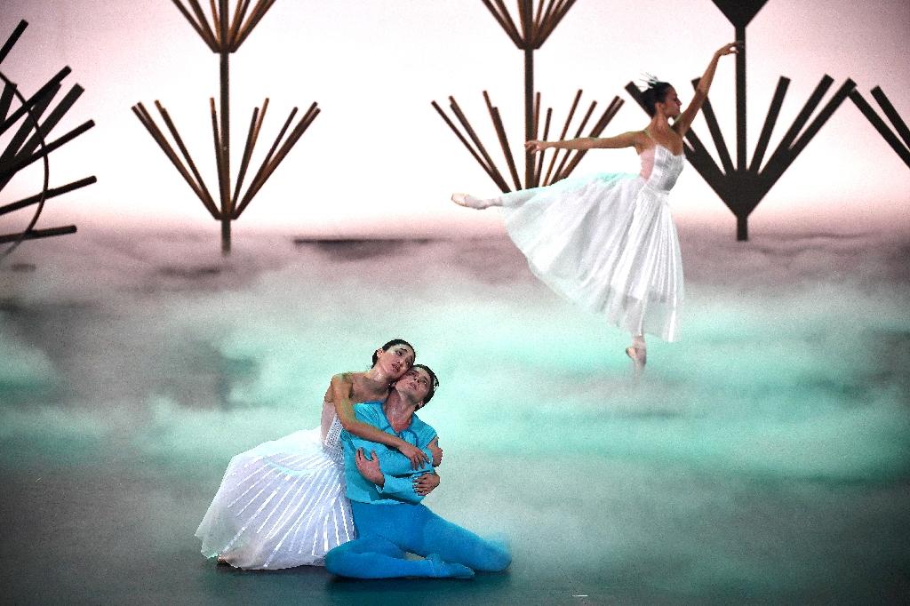 Amour, graphisme et lutte des classes: la designeuse Matali Crasset revisite « Giselle »