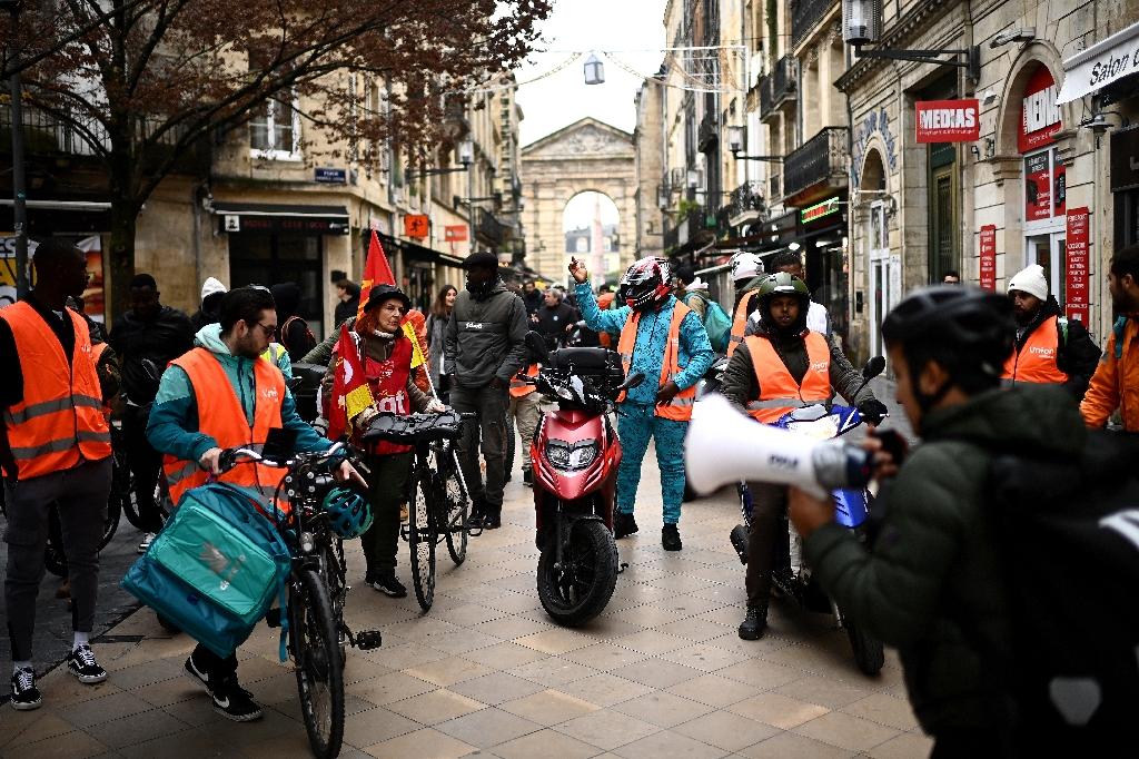 « Ras-le-bol ! »: grève nationale des livreurs Uber, qui réclament une meilleure rémunération