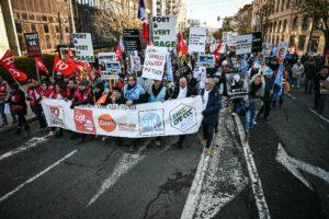 Plus de 2.000 personnes défilent à Saint-Etienne pour défendre Casino