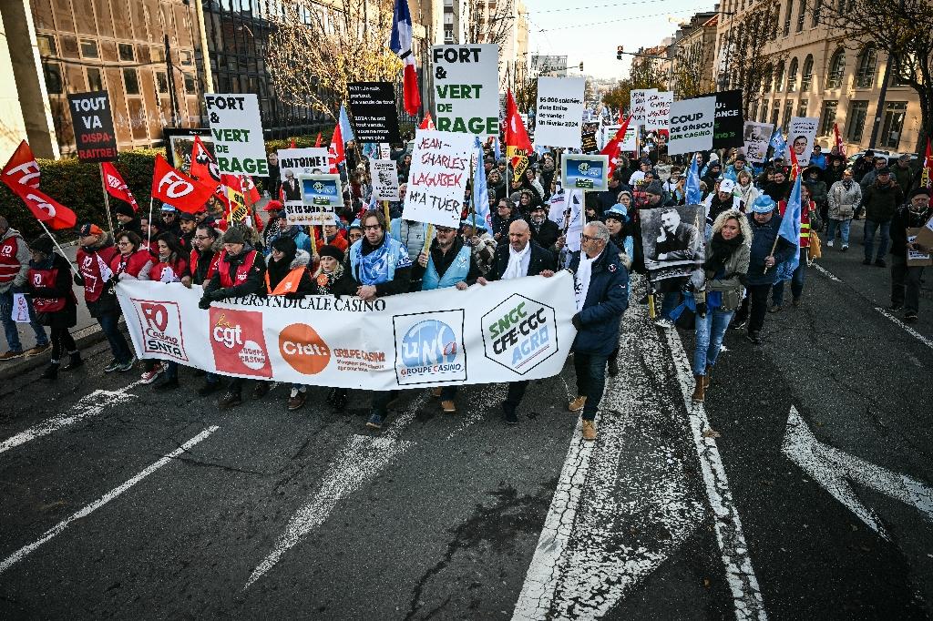 Plus de 2.000 personnes défilent à Saint-Etienne pour défendre Casino