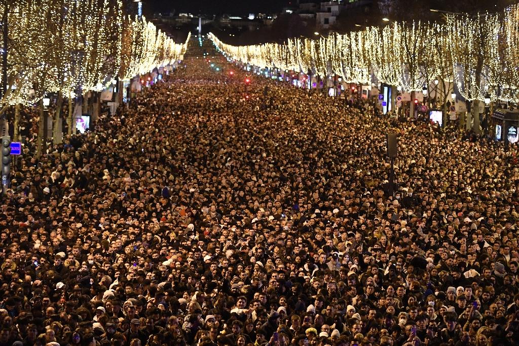 Le Nouvel An sur les Champs-Elysées, test sécuritaire avant les JO