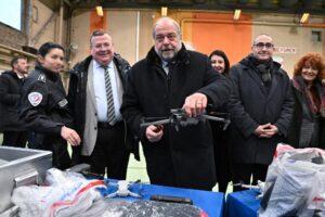 Remise de 142 drones issus de saisies judiciaires à la préfecture de police