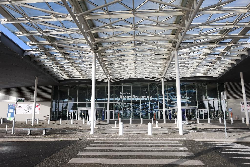 Foudre à l’aéroport de Brest: vols annulés jusqu’à mardi midi