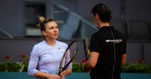 Halep doute et en veut à Mouratoglou