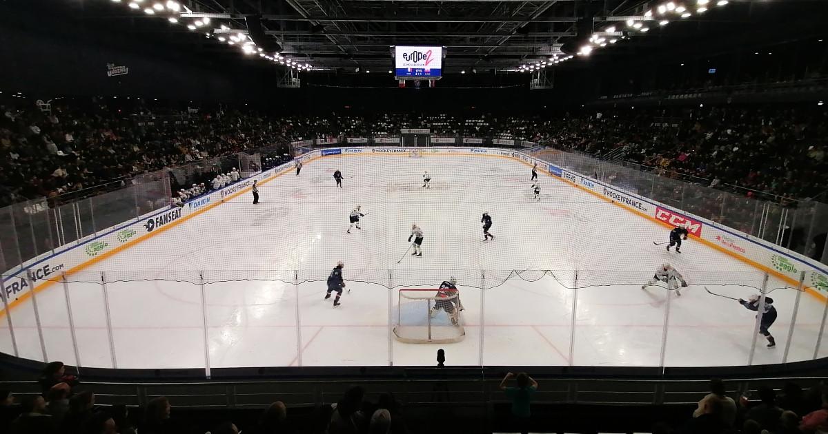 Hockey sur glace: Le protège-cou devient obligatoire en France