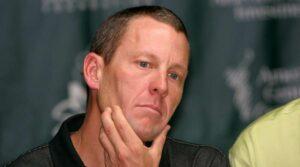 « Bandit », « pourriture »… Lance Armstrong prend très cher