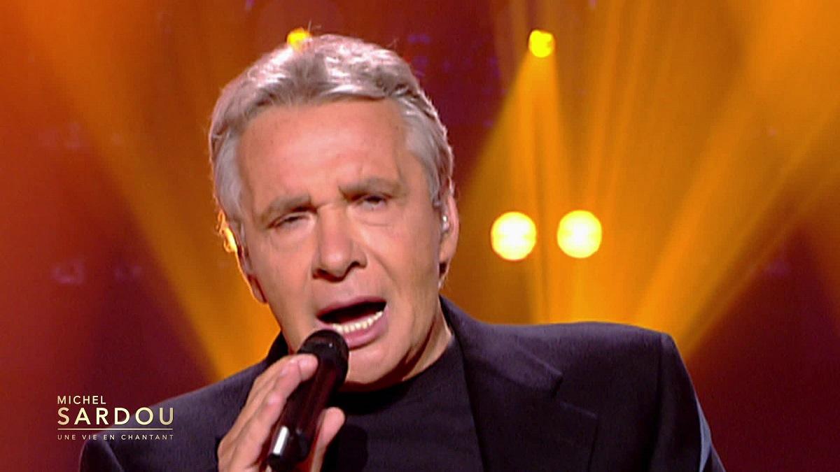 Michel Sardou après son Covid 19 : “Je ne pouvais plus marcher. Je n’ai pas pu me lever. J’ai eu peur”