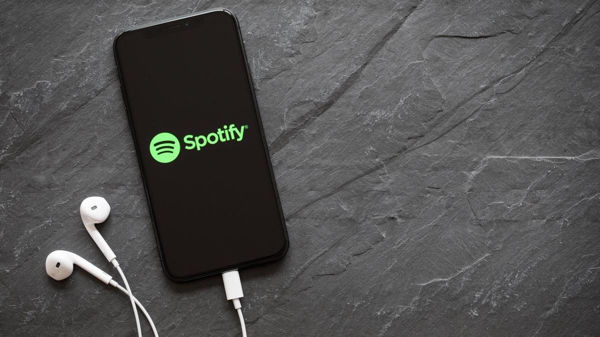 Spotify expérimente des playlists générées par l’IA