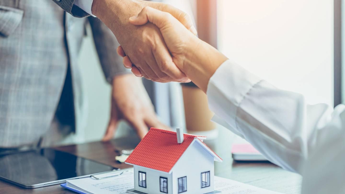 Prêt immobilier : ces produits que la banque peut vous forcer à prendre pour avoir un crédit