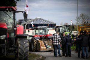 L’exécutif sur le qui-vive face au malaise des agriculteurs, courtisés par le RN