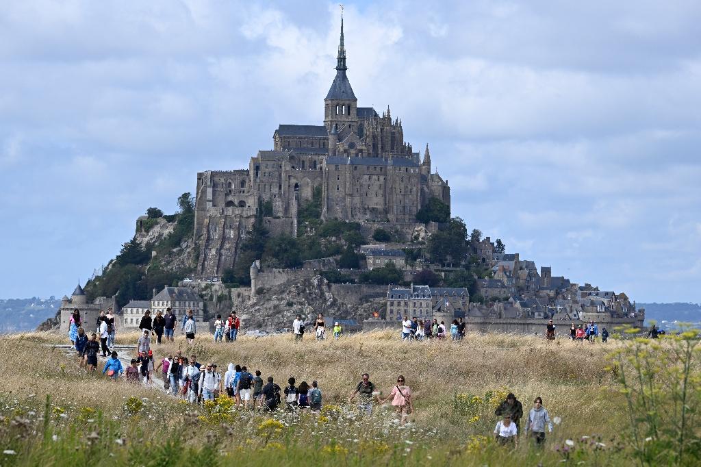 Le Mont-Saint-Michel, un « bureau magnifique mais mal chauffé »