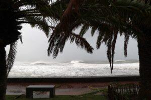 La Réunion se prépare au passage d’un cyclone potentiellement « très dangereux »