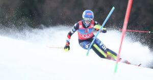 Kranjska Gora: Shiffrin enfourche, Vlhova en profite