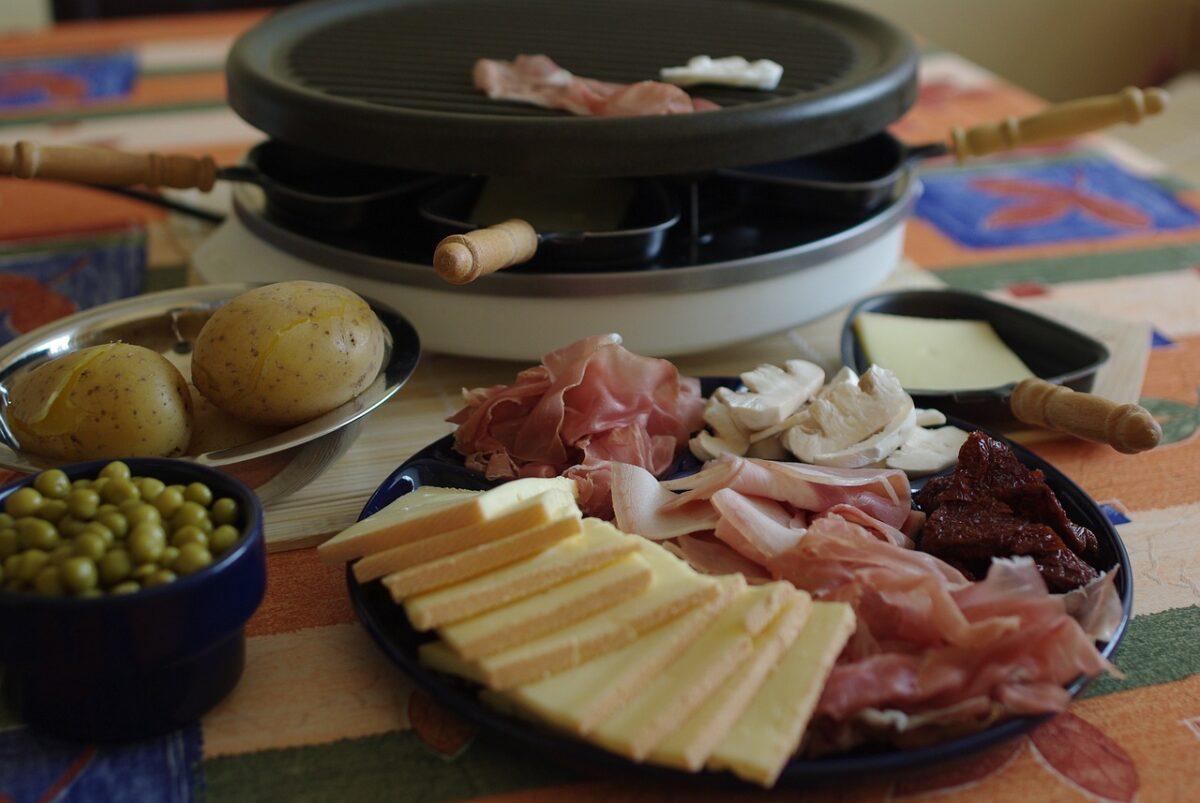 Risque de listeria : Leclerc rappelle du fromage à raclette