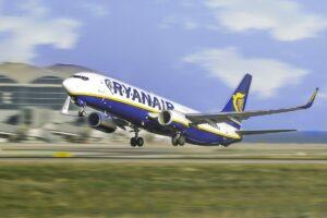 Le bénéfice de Ryanair décroche de 93% au troisième trimestre 2023-2024