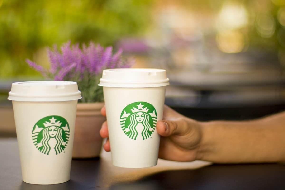 Starbucks se lance dans le pari du drive pour toucher plus de clients