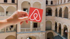 Airbnb : pourquoi vous pourriez payer bien plus cher en 2024