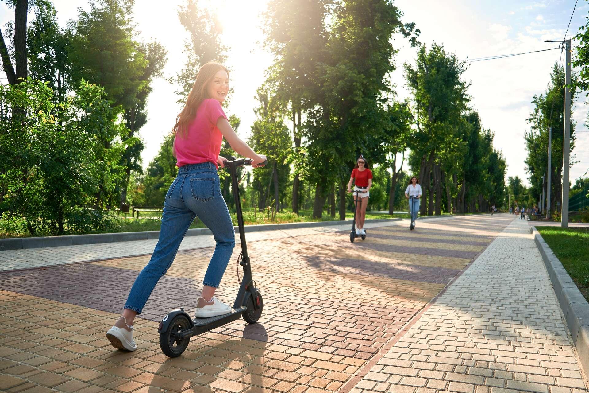 Trottinettes électriques pas chères : quel modèle choisir en 2024 ?