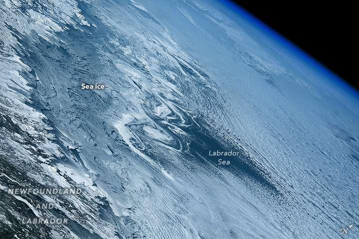 Phénomène rare et visible depuis l’espace : des tourbillons de glace à la surface de l’océan !