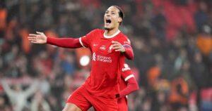 Van Dijk offre un trophée à Klopp !