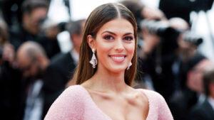 Iris Mittenaere tacle Magali Berdah, elle leur répond cash : « Ils font semblant d’être en couple » 