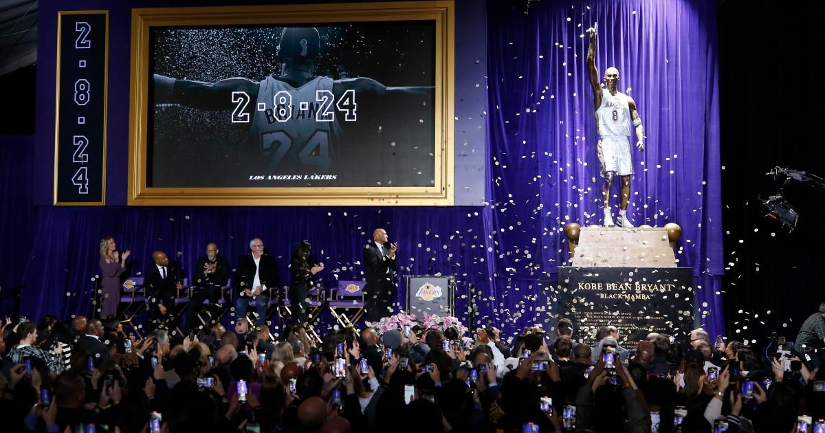 Kobe Bryant a sa (première) statue