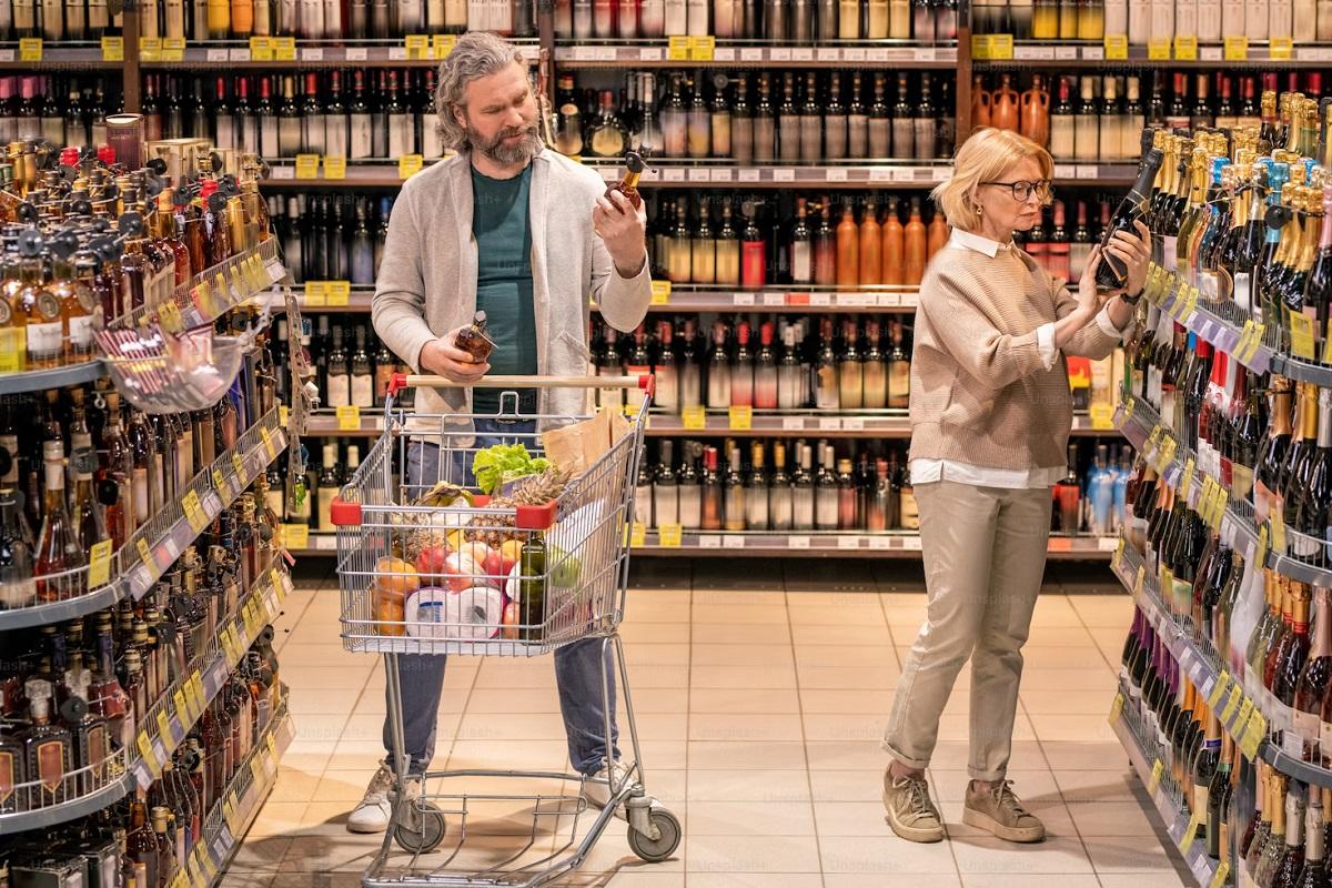 Consommation : Auchan a lancé les “chariots mystère” et ça cartonne !