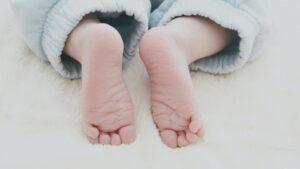 Pourquoi les bébés sont plus résistants au Covid-19 que nous